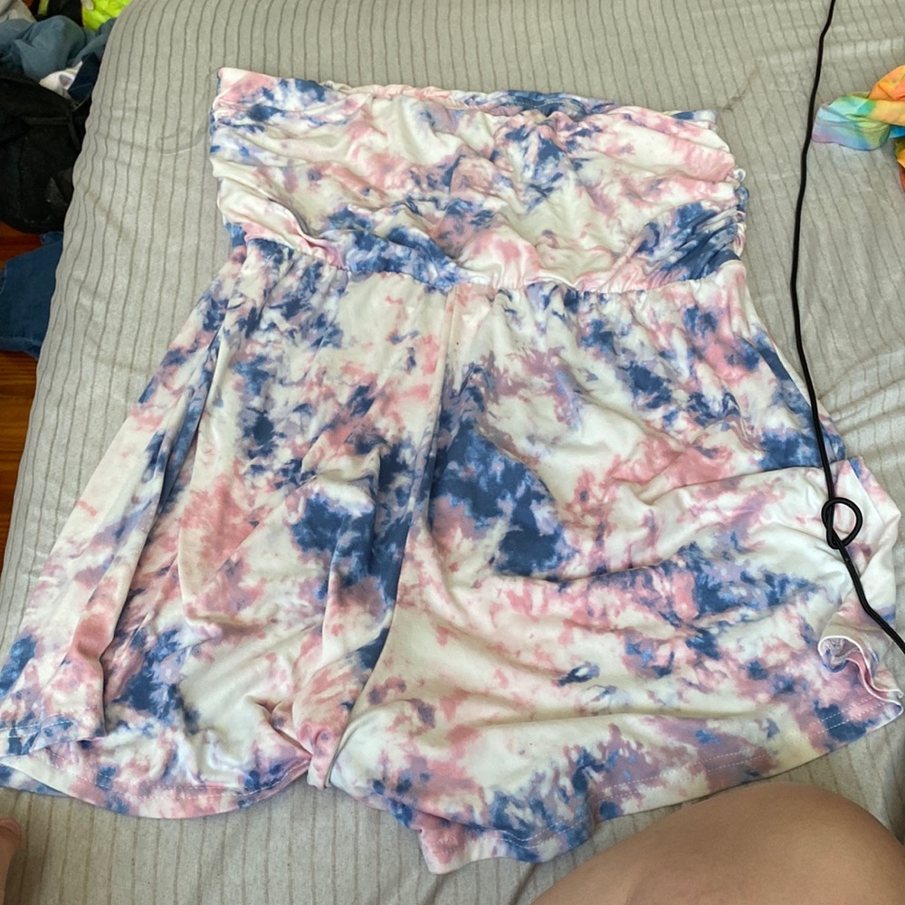 Multicolored strapless romper